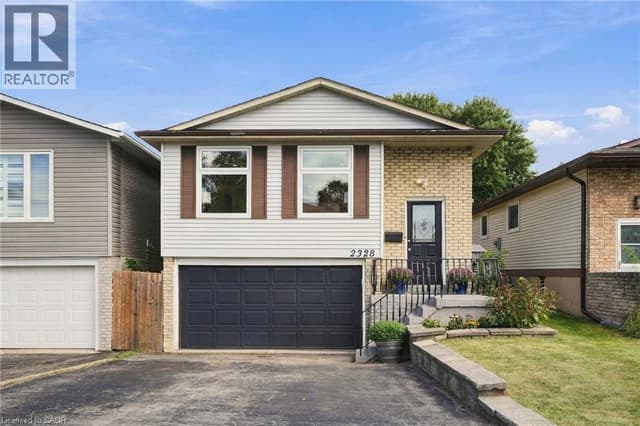 2328 Malcolm Cres.