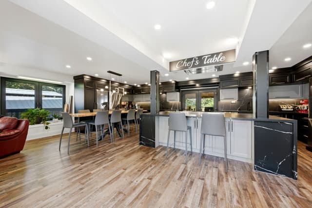 36 Lakeview Dr. Hamilton On L8e 4x2