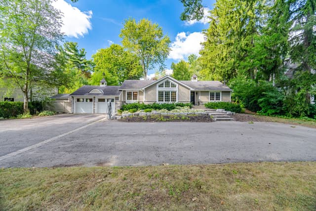 1037 Lakeshore Rd. W Oakville On L6l 1e7