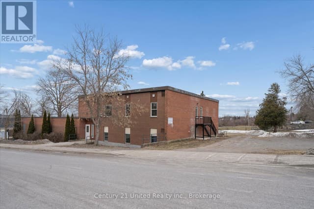 201 - 1027 Willcox St.