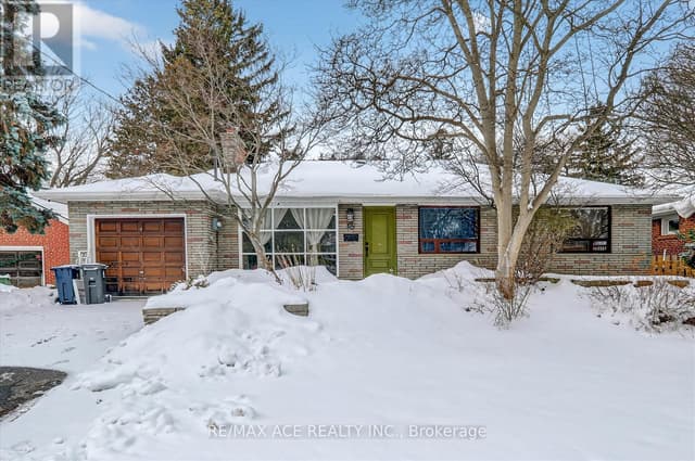 Bsmt - 40 Brinloor Blvd.