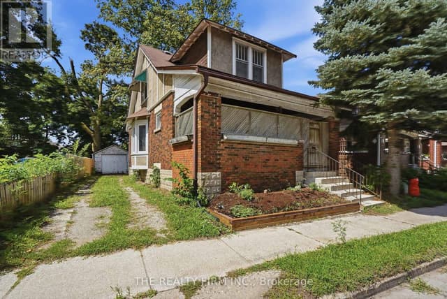 35 Wharncliffe Rd. S