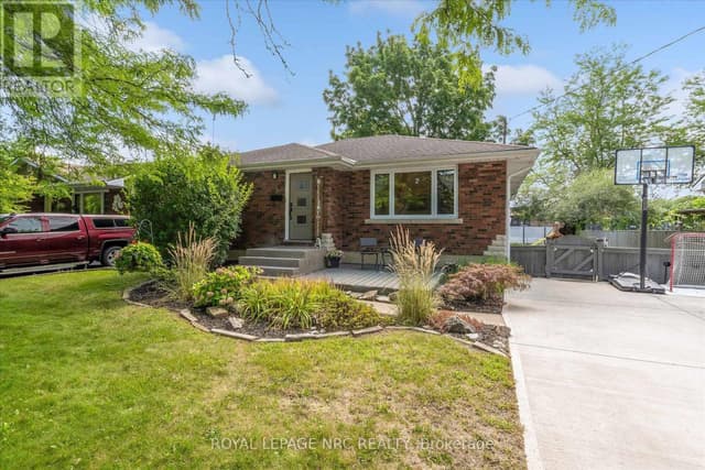 5 Goldsmith Ave.