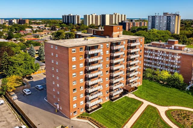 851 Queenston Rd. 604 Hamilton On L8g 1b4